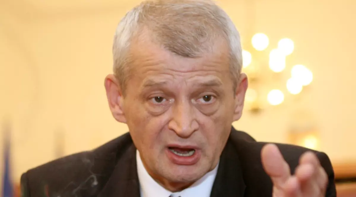 Sorin Oprescu spune că i s-a sugerat să se retragă din cursă