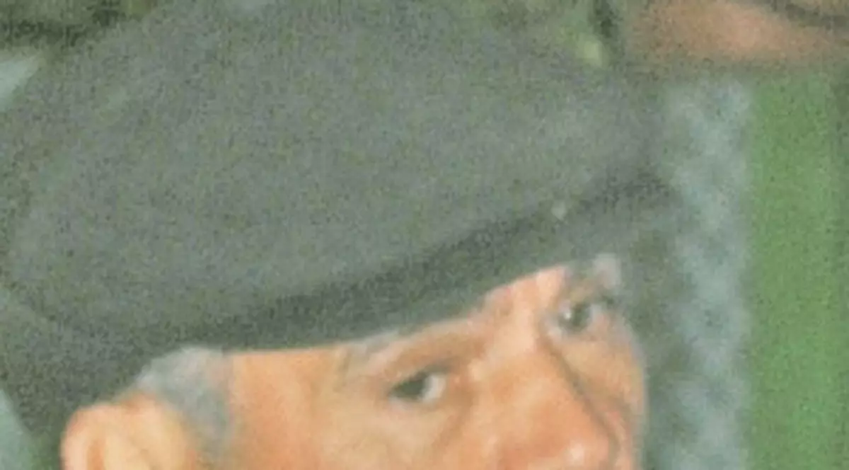 Şi-a ucis fratele, mama şi vărul