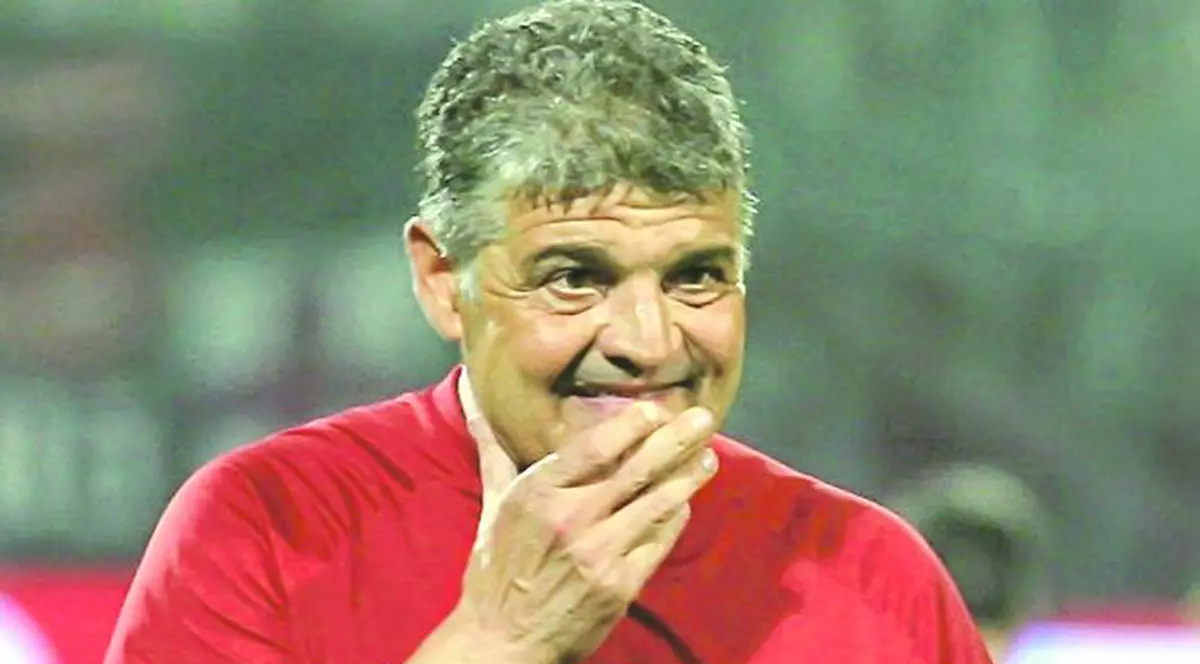 Ando costă 700.000 €