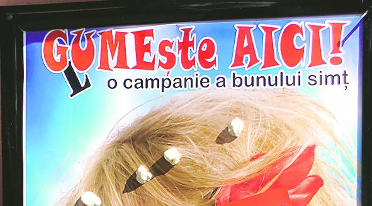 Lipiţi-i «ciunga» în păr!