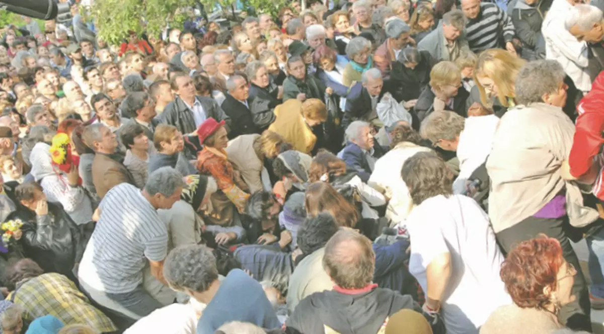 Şeful statului s-a semnat pe clopot