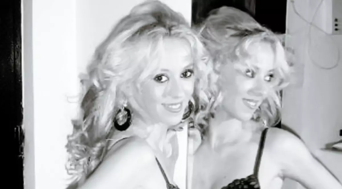 Se beştelesc pe Hi5