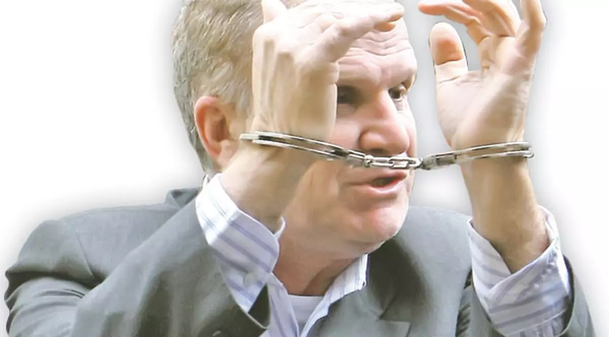 Nati Meir plânge în celula din puşcărie