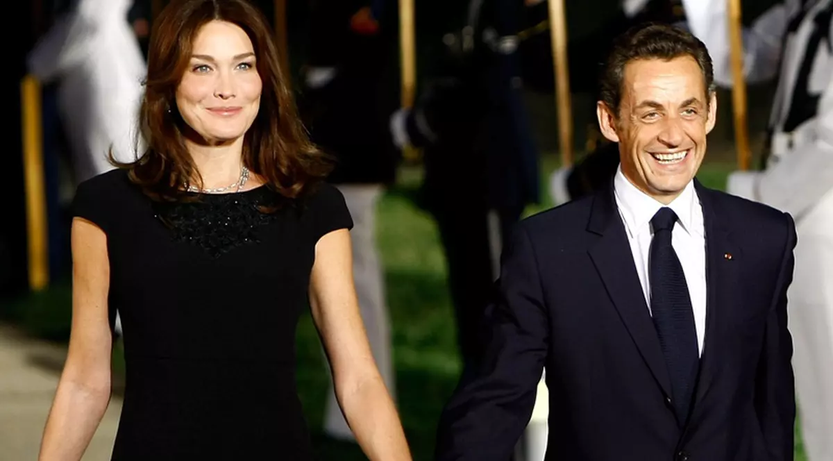 Carla Bruni vrea să rămână însărcinată