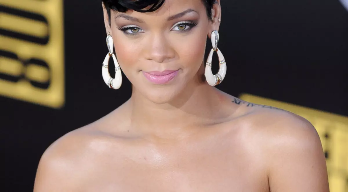 Rihanna regretă că s-a întors la Brown 