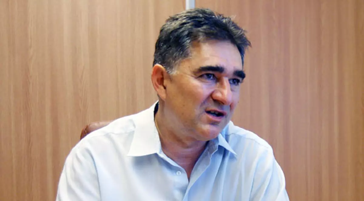 Ghişe îl dă în JUDECATĂ pe Băsescu pentru că a fost dat afară de la recepţia de Ziua Naţională