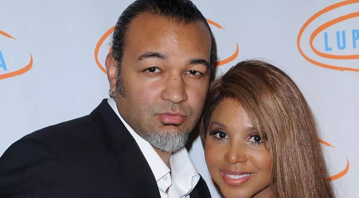 Toni Braxton divorţează