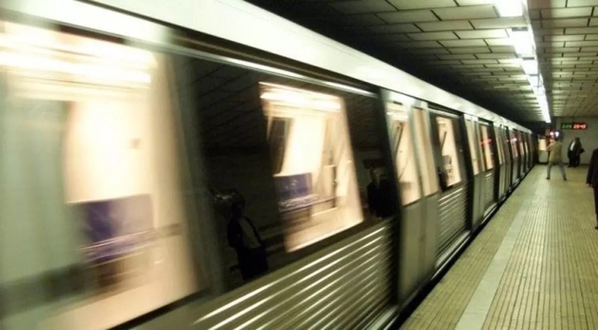 Angajaţii Metrorex protestează astăzi în faţa Guvernului