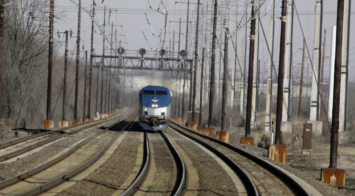 Trenul Bucureşti-Chişinău s-ar putea numi "Grigore Vieru"
