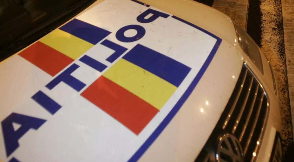 O tânără fără permis a accidentat doi pietoni 