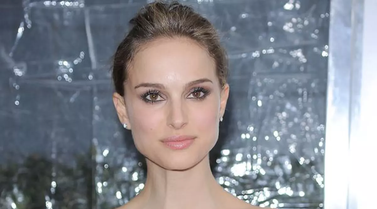 Natalie Portman: "Jake Gyllenhaal e perfect, dar păcat că-i urât"