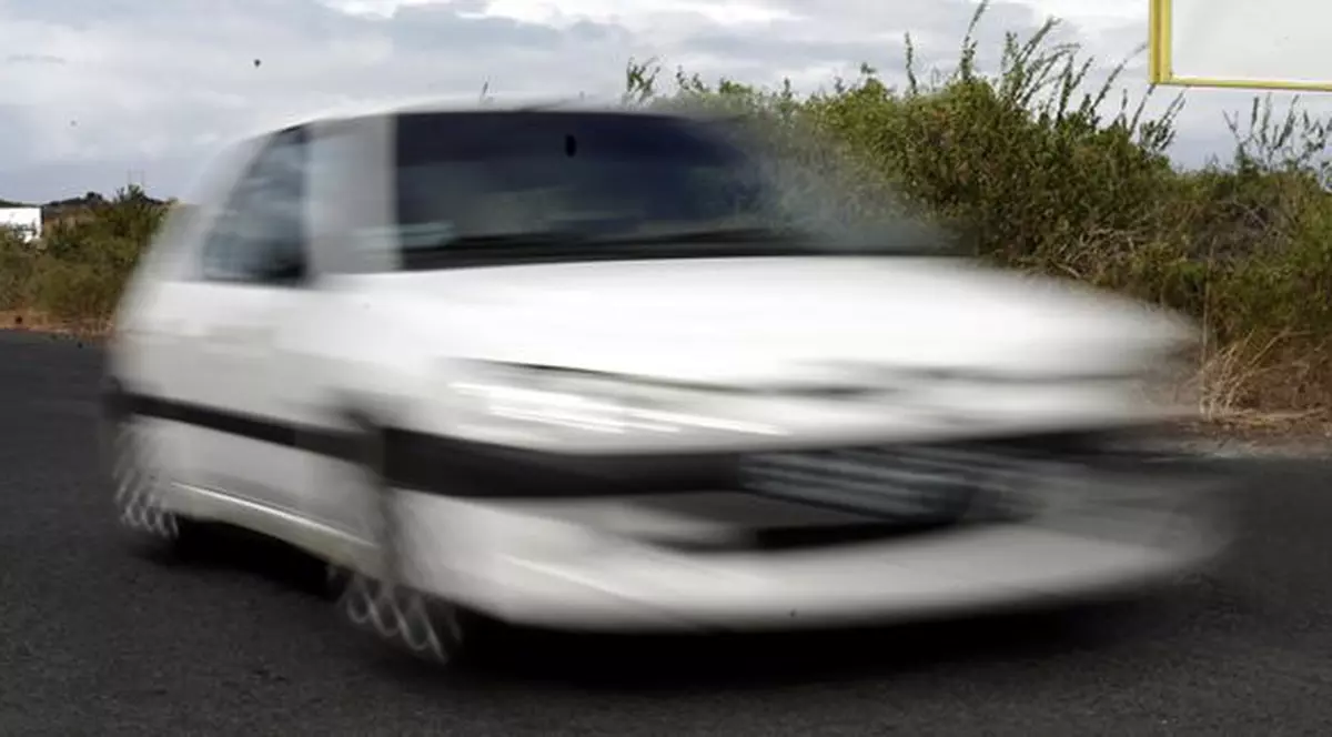 Doi fraţi morţi şi un tânăr grav rănit, într-un accident rutier pe DN 14B