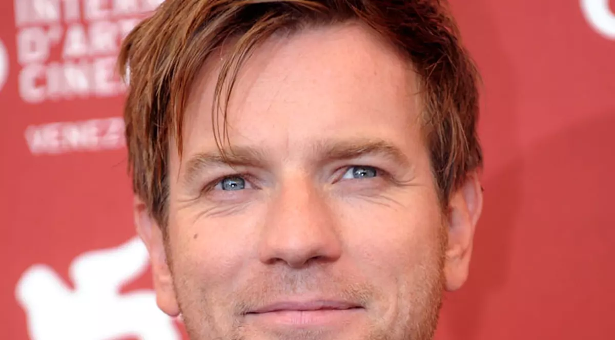 Fiicele lui Ewan McGregor îl vor putea vedea gol pe tatăl lor