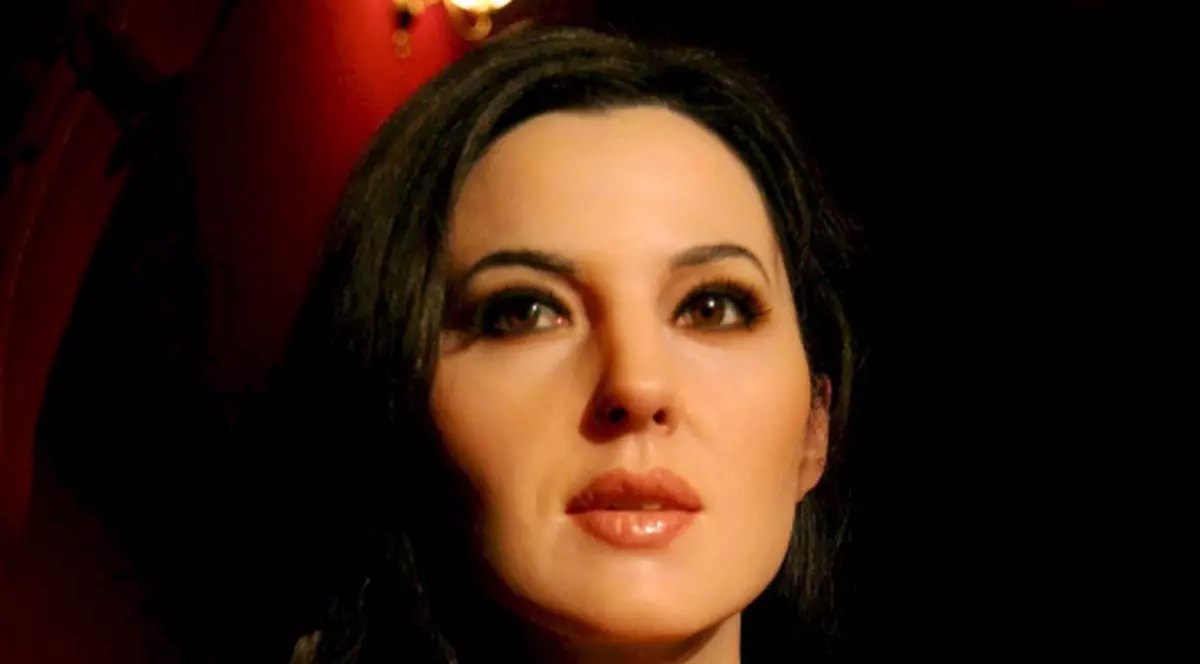Monica Bellucci a băut vin din prune