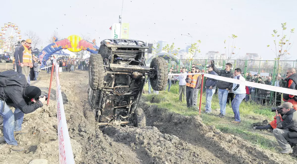 Căşuneanu jr, cascador prin noroaie