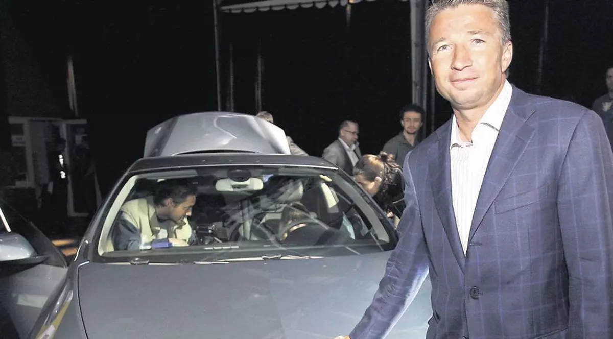 Un Renault pentru Dan Petrescu