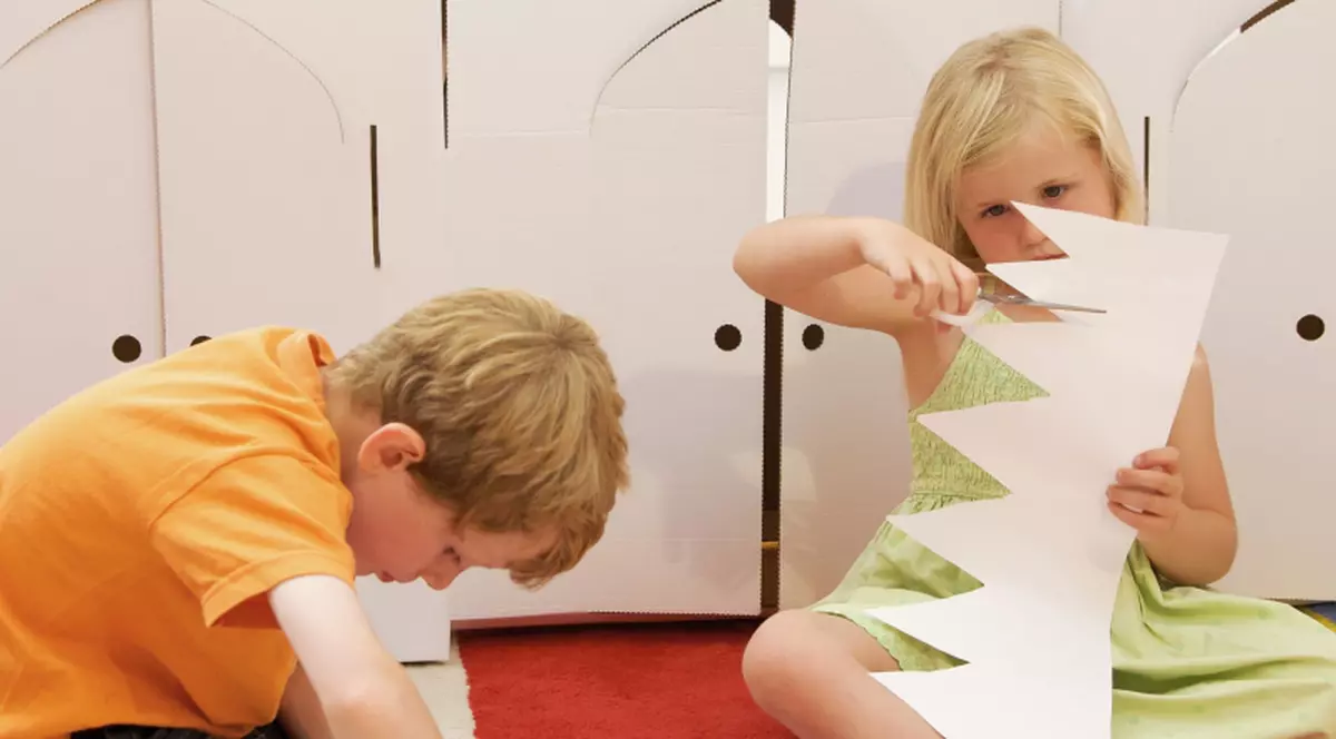 Distracţie educativă pentru cei mici la "Fabrica Spiriduşilor"