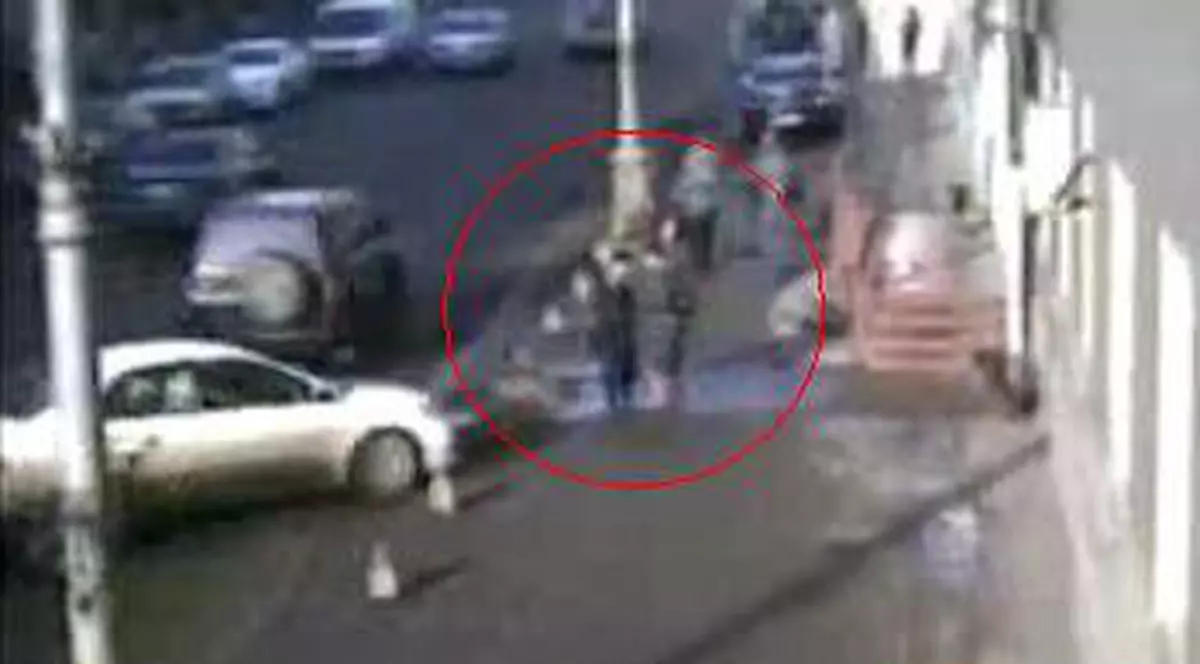 Video şocant / O şoferiţă a accidentat grav două femei