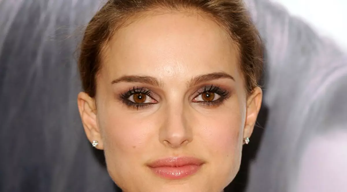 Natalie Portman a fumat cannabis