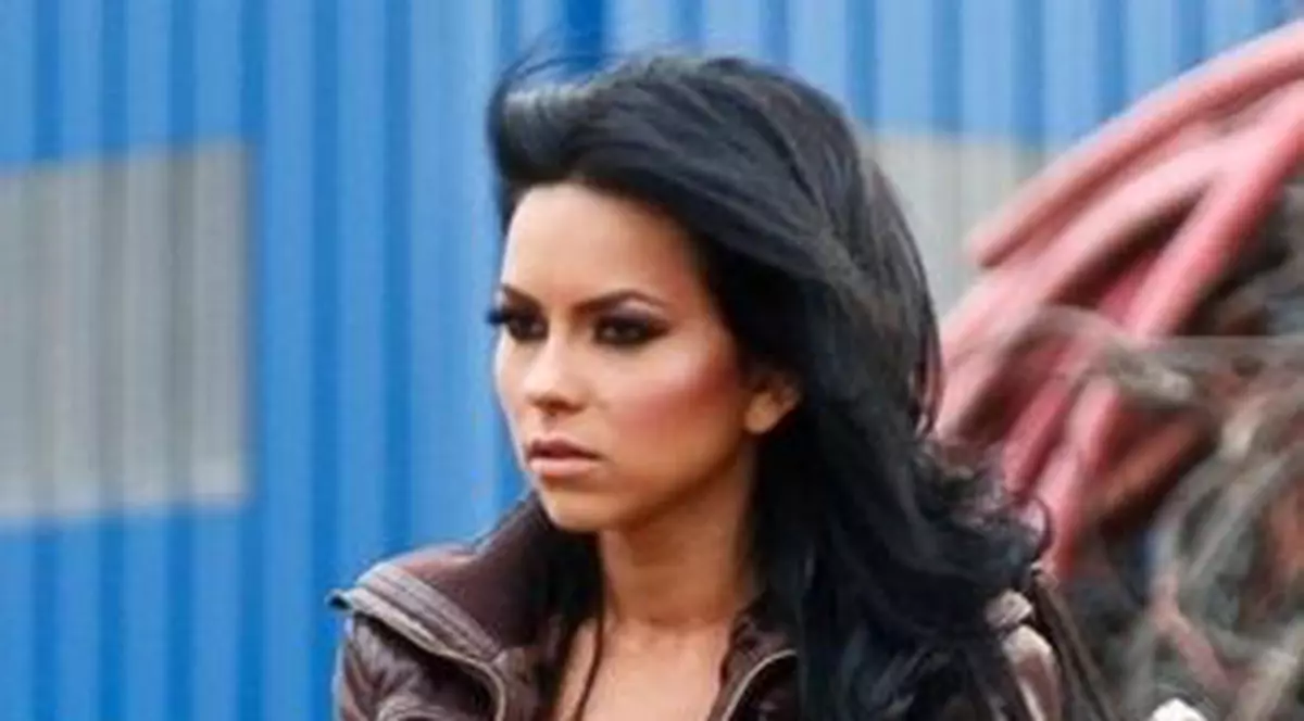 Inna ne urează “Merry Christmas”