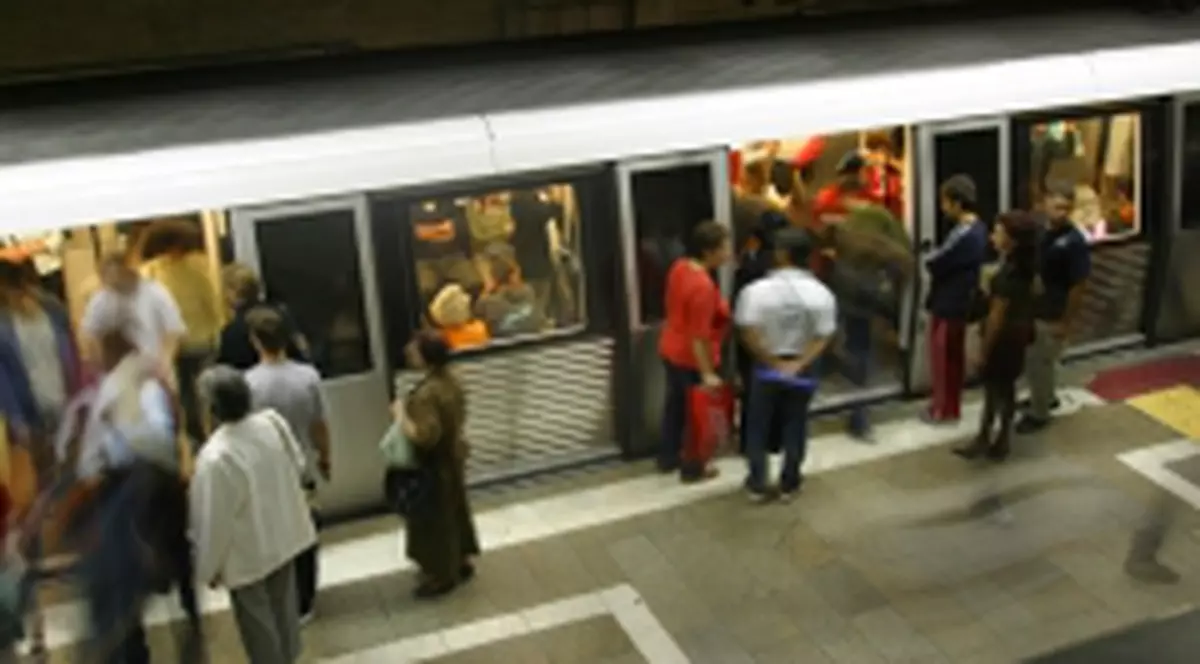 Accident la metroul bucureştean! O femeie a fost rănită!