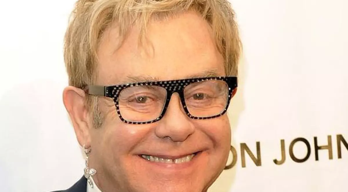Sir Elton John va concerta în România