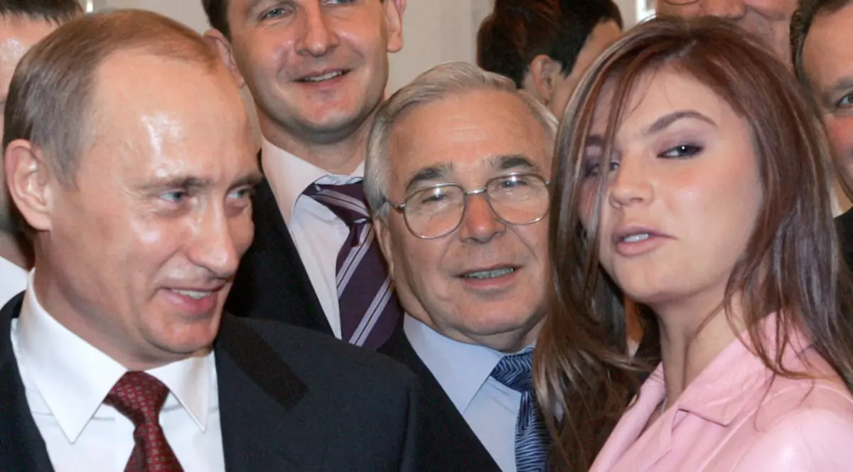 Presupusa iubită lui Putin a născut un băieţel 