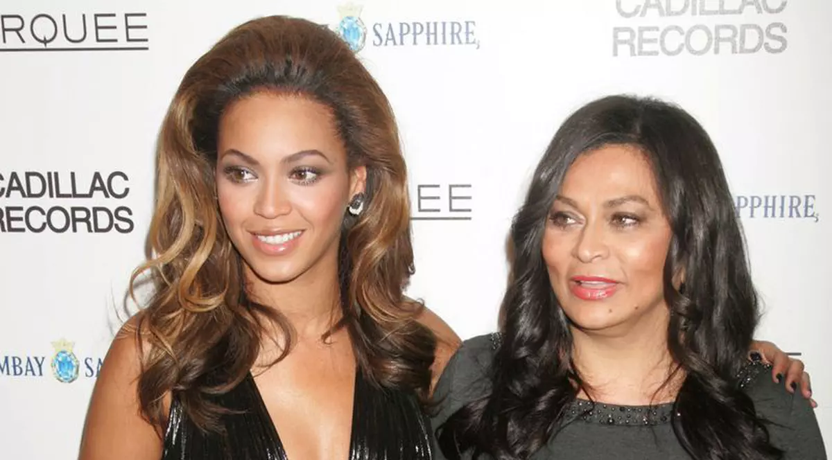 E oficial! Mama lui Beyonce a depus actele de divorţ