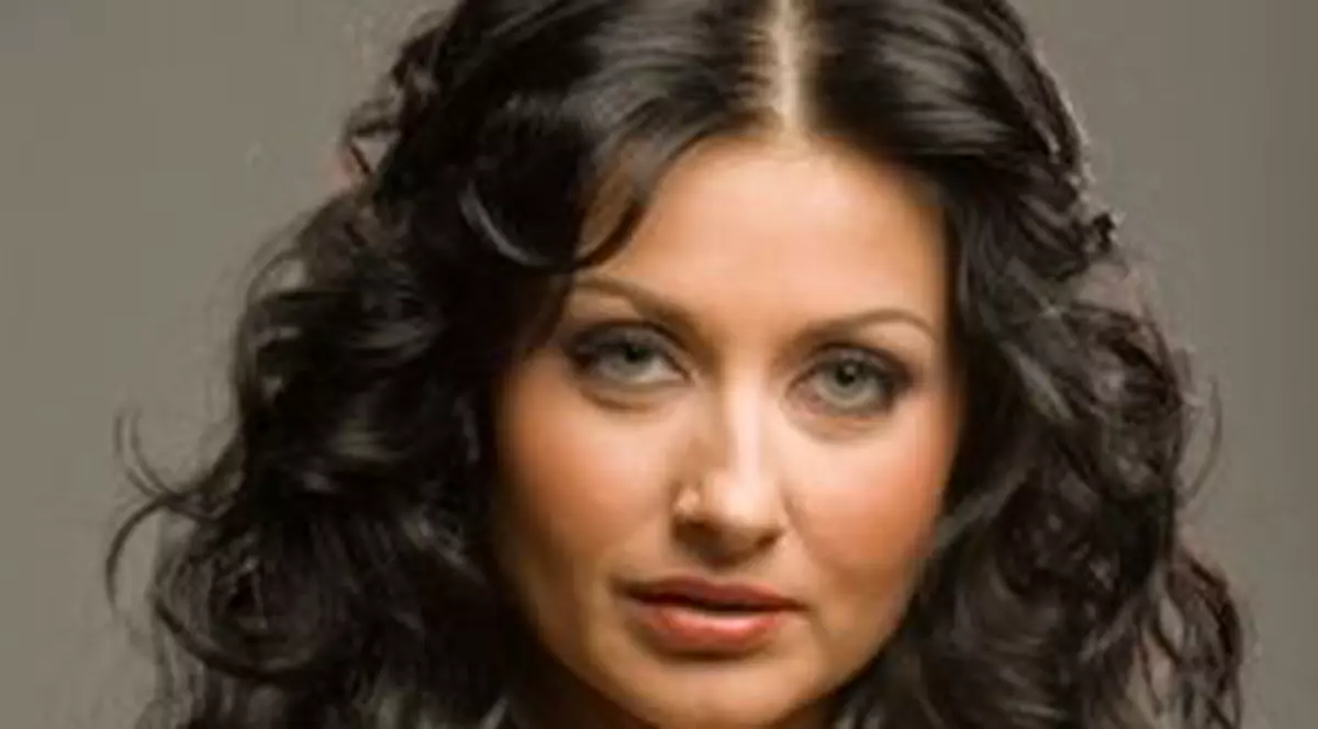 Gabriela Cristea, la cratiţă de Crăciun
