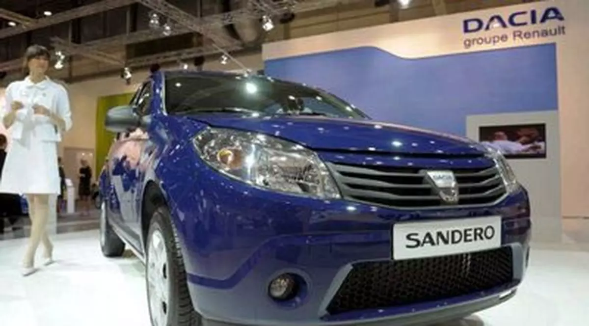 Renault a început să producă Sandero în Rusia