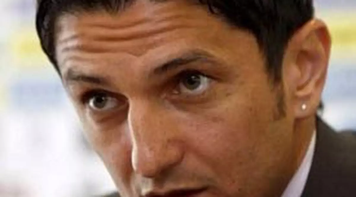 Unirea Urziceni cere FRF detaşarea lui Răzvan Lucescu