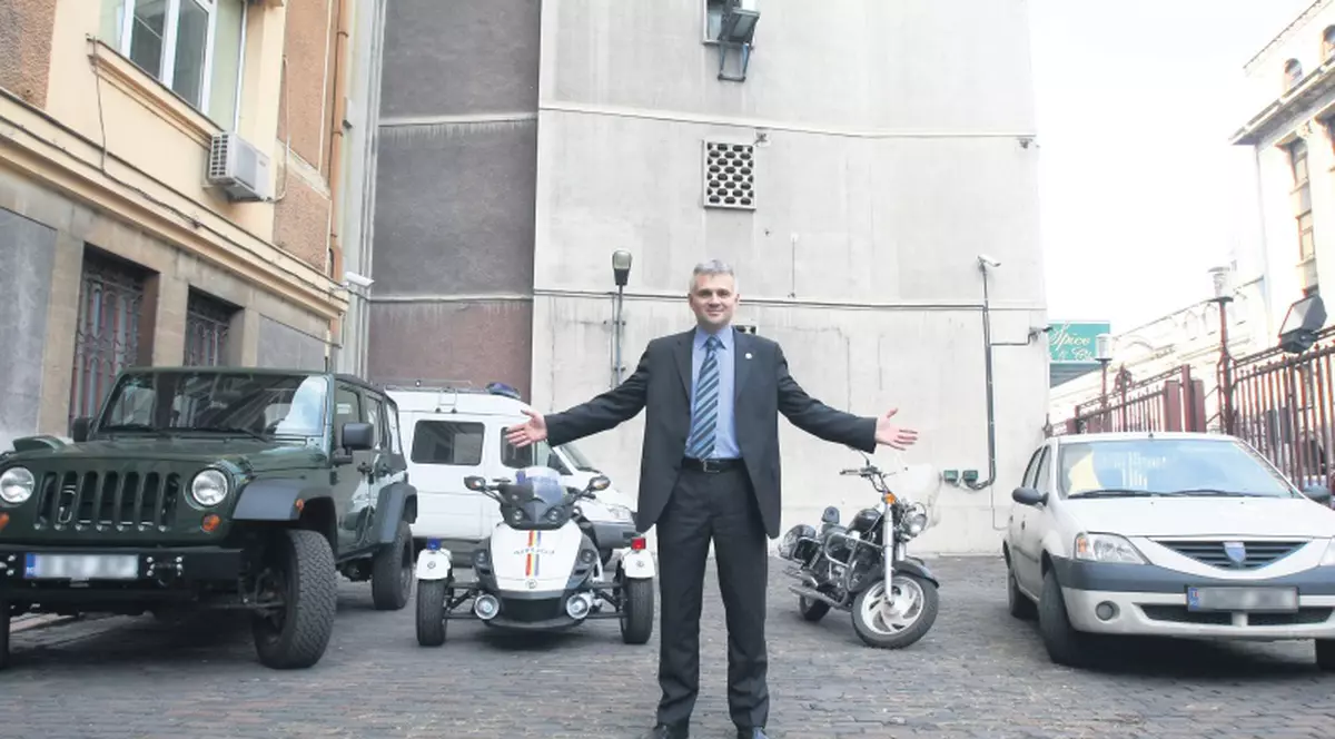 Ce vehicule şmechere are Ciocan!
