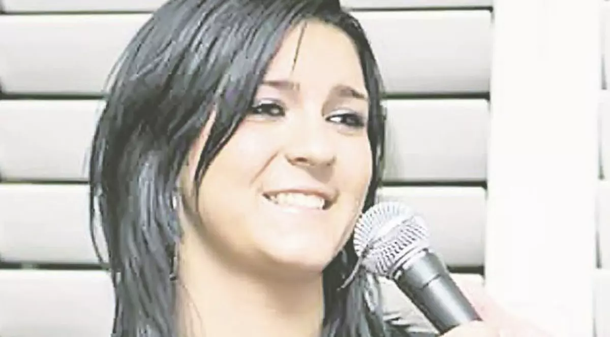 Cântă cu Akon pentru fotbal