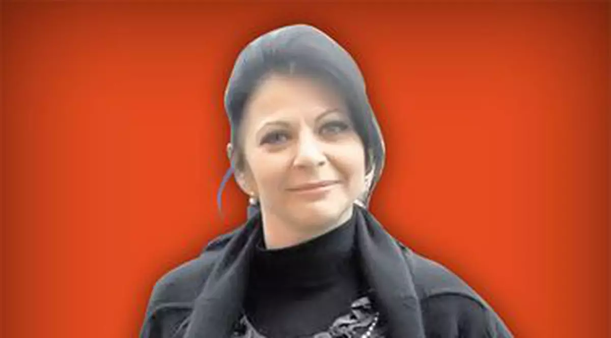Elena Cârstea: «Mă las de fumat cu acupunctură»