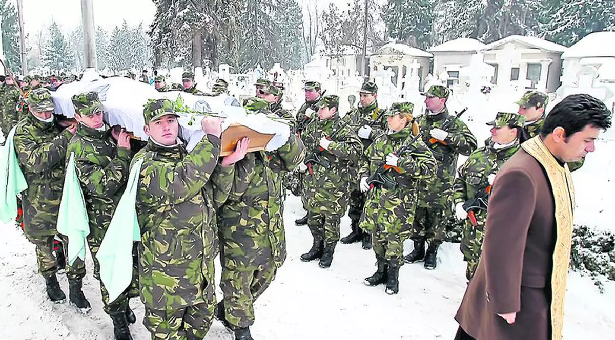 Înmormântată cu onoruri militare!
