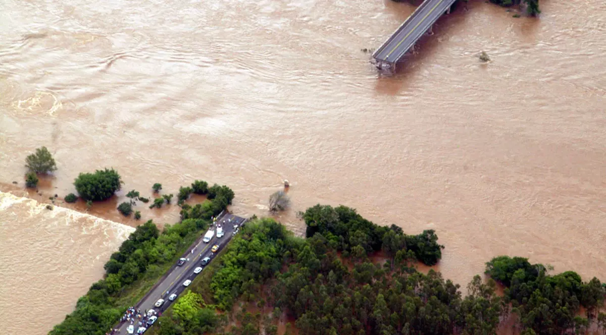 Pod prăbuşit în Brazilia: cel puţin şapte morţi