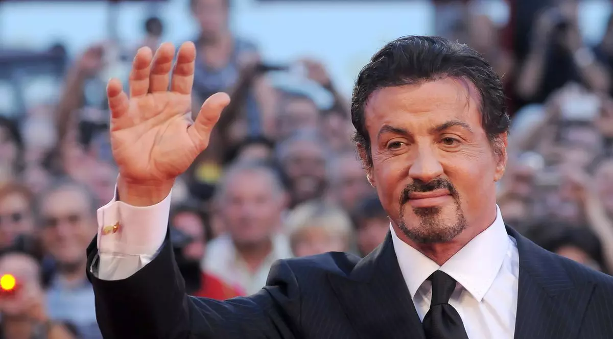 Sylvester Stallone şi-a rupt gâtul la filmări