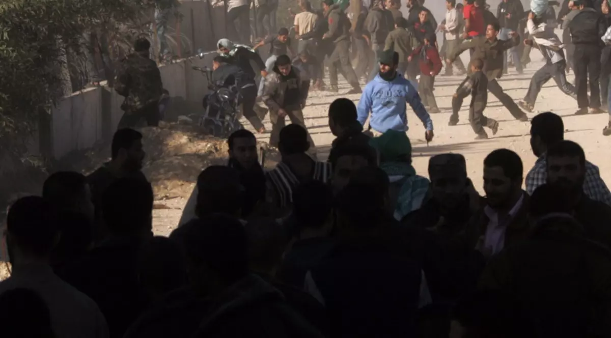 Peste 45 de morţi în luptele dintre un trib şi un grup armat