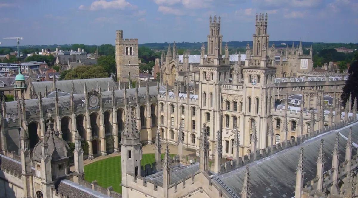 Universitatea Oxford ar putea să deschidă campus în Franța, în replică la Brexit