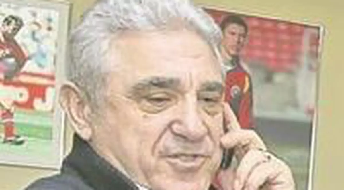 Ioan Becali: "La ce viaţă are Popescu, ce-i trebuie FRF?"