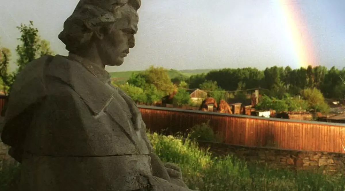 S-au împlinit 160 de la naşterea lui Mihai Eminescu