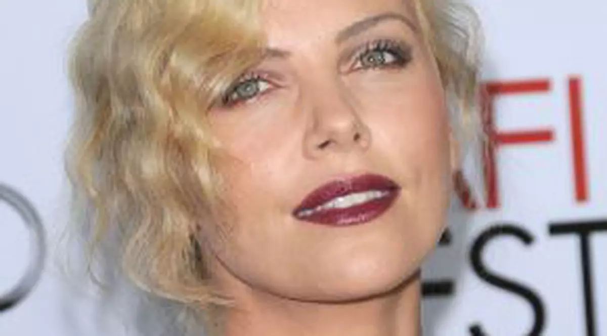 Charlize Theron: ”Când mă trezesc, arăt ca personajul meu din «Monstru»”