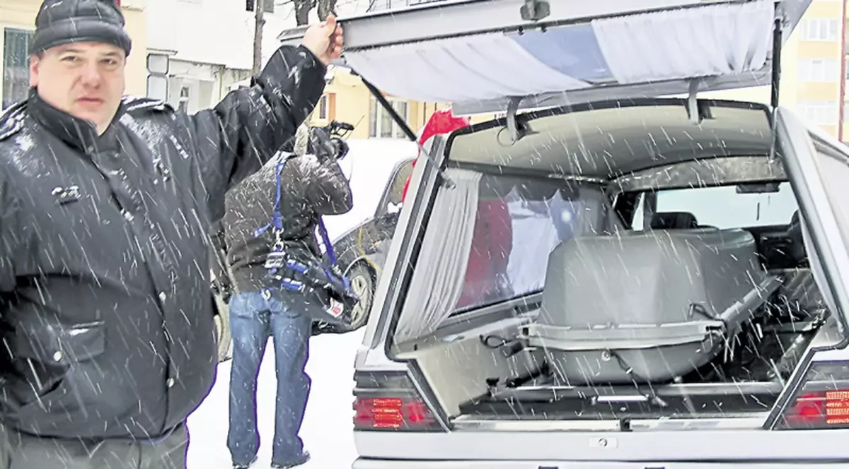 Şi-a ciopârţit fetiţele!