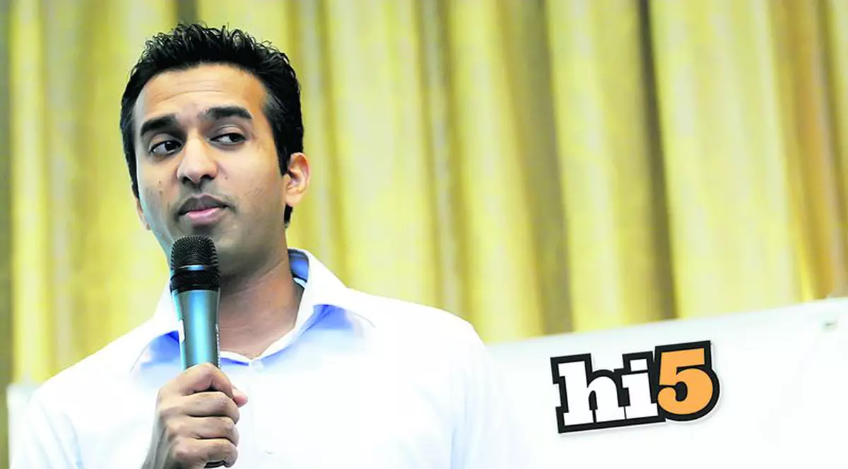 Hi5 sau facebook? Aceasta-i întrebarea!