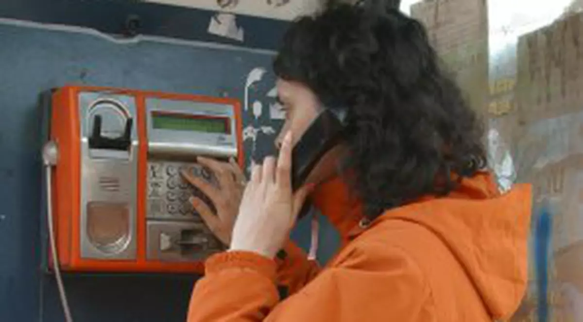 Piedone renunţă la cabinele telefonice inestetice ale Romtelecom