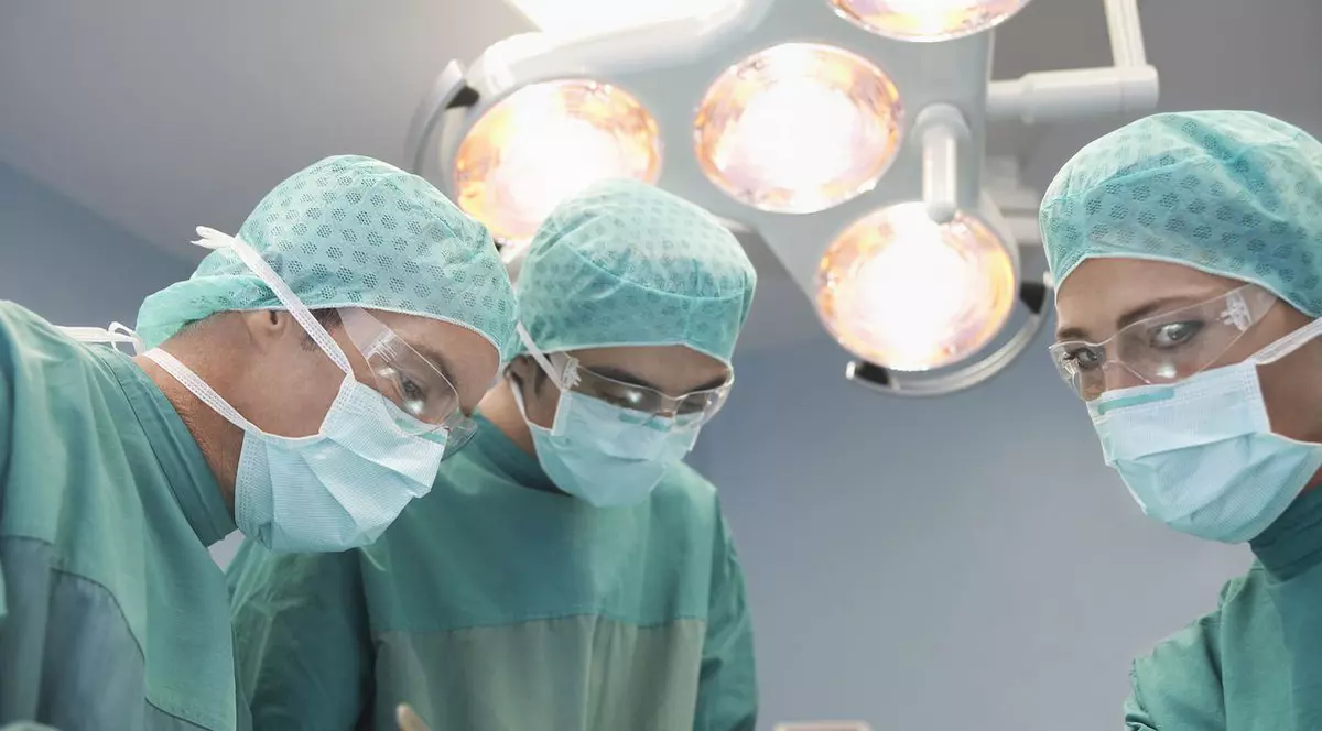 Un copil aude după o intervenţie în premieră la Târgu Mureş