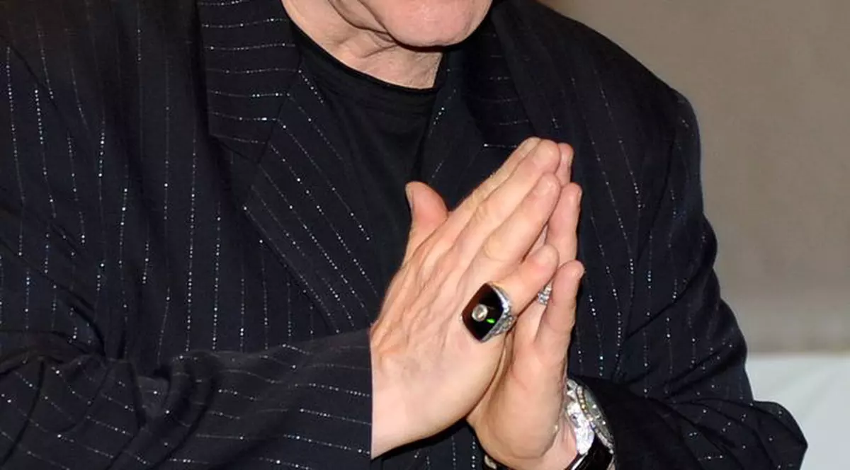 Elton John a convins-o pe Donatella Versace să renunţe la cocaină