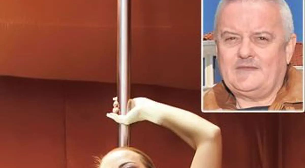 Blonda lui Iri: "Mă ofer să fiu şoferiţa lui Irinel"