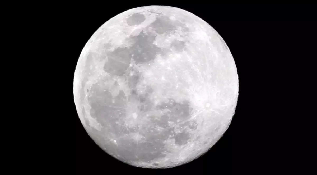 Oamenii vor putea locui pe Lună în tuburi din lavă