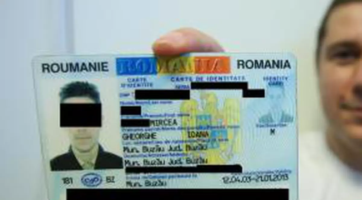 65 de cetăţeni şi-au schimbat numele şi prenumele